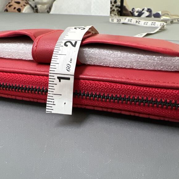 NWT Badgley Mischka Wristlet Red Quilted Wallet Strap Vegan Leahter - Picture 11 of 11